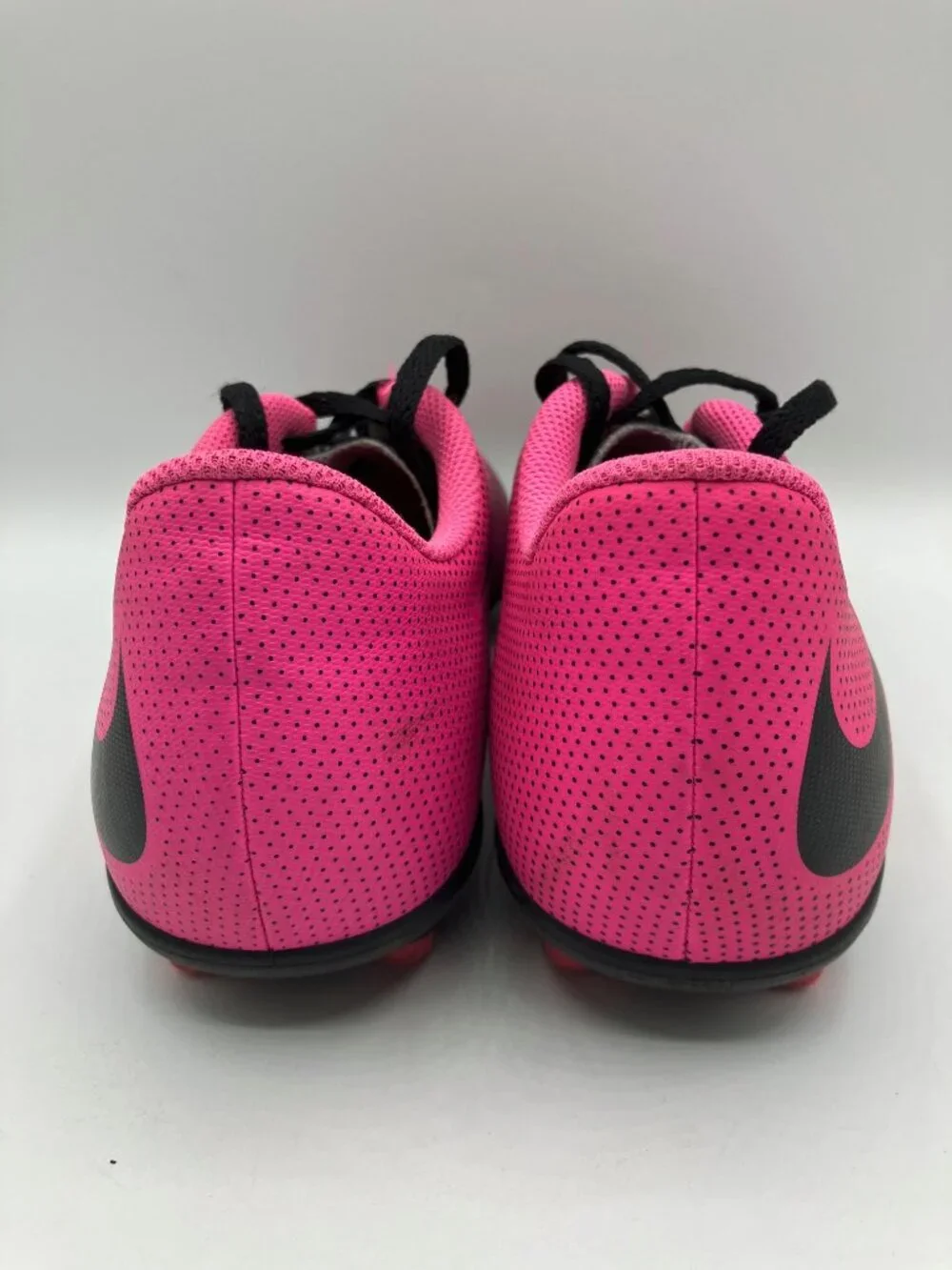 Nike Soccer Cleats Bravata II Youth Size 4 Hot Pink & Black Logo